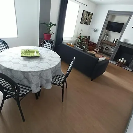 Gite Appartement Avec Terrasse *